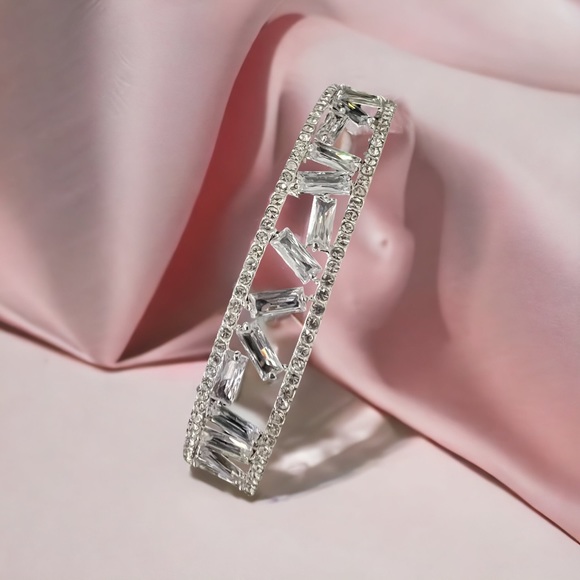 Anne Klein Jewelry - ANNE KLEIN CRYSTAL CONFETTI BANGLE BRACELET